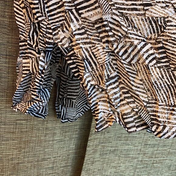 Chico’s long geo print button down rayon shirt - Picture 7 of 7